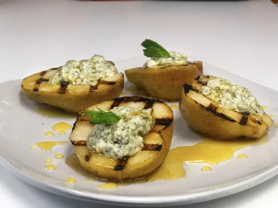 Grilled Pears with Gorgonzola Cheese