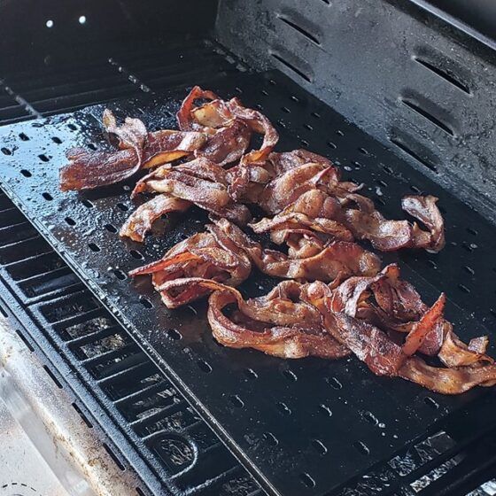 You Grill Bacon! | GrillGrate