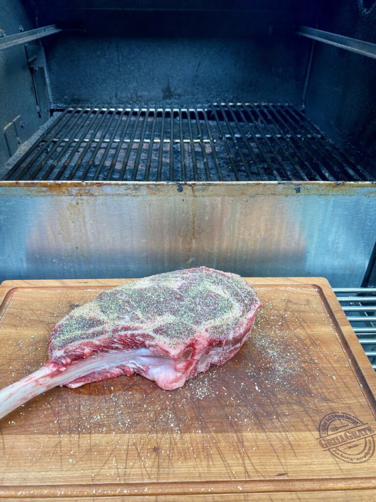 How To Grill Tomahawk Ribeye Steak Recipe Grillgrate 